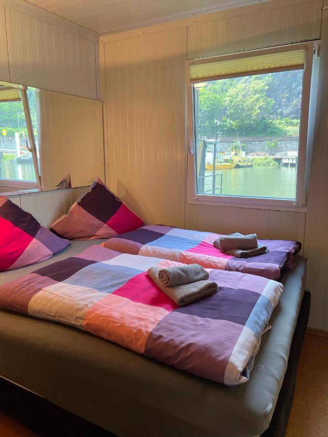 Hausboot Im Hafen * Sankt Goar